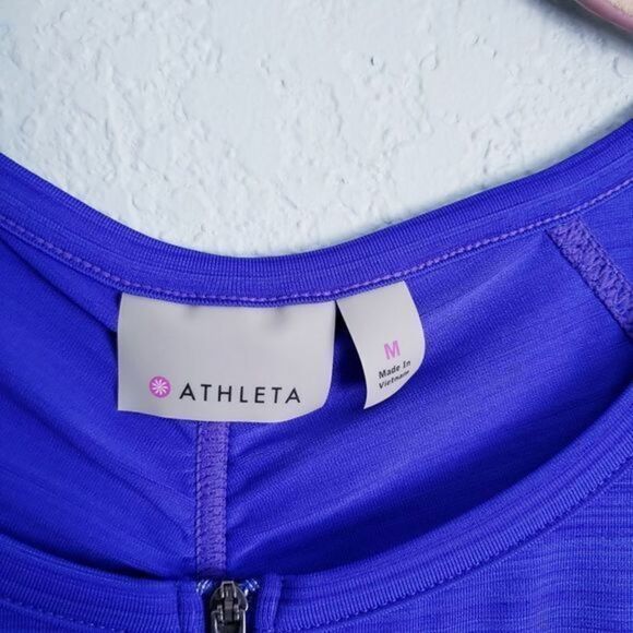 ‎Athleta Sleeveless Ruched Back Blue Pacifica Tank 2.0 Rashguard - Picture 4 of 6